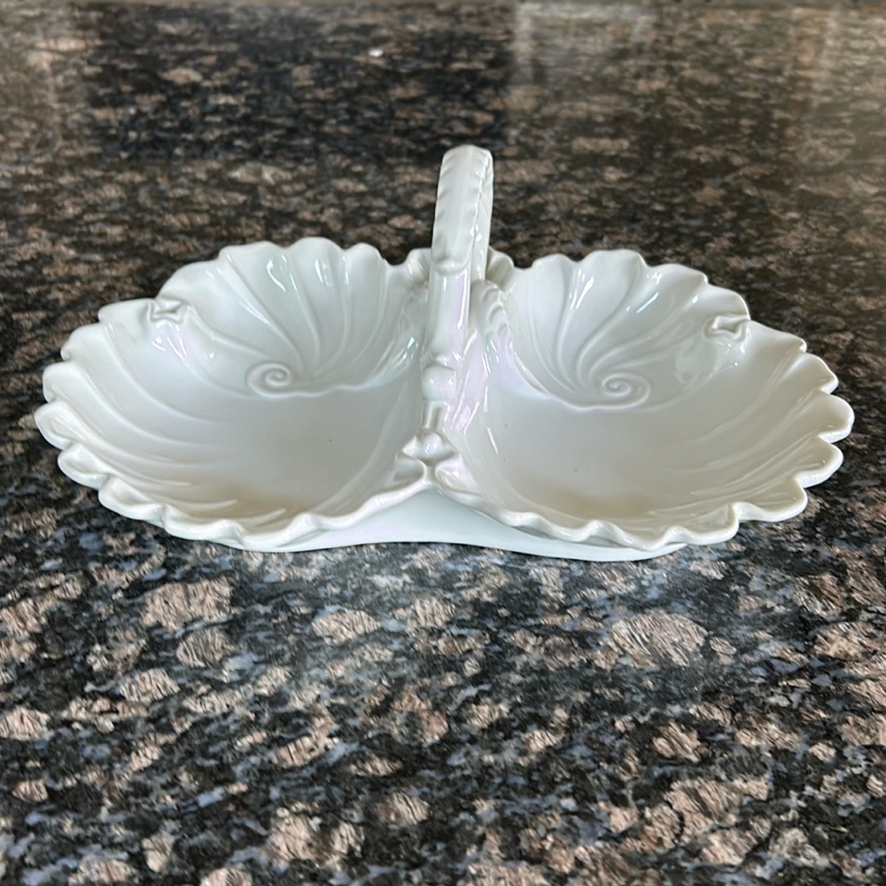BAVARIAN LEAF DIVIDED DISH